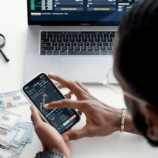 Irongate Luxten - Team of Cryptocurrency Experts